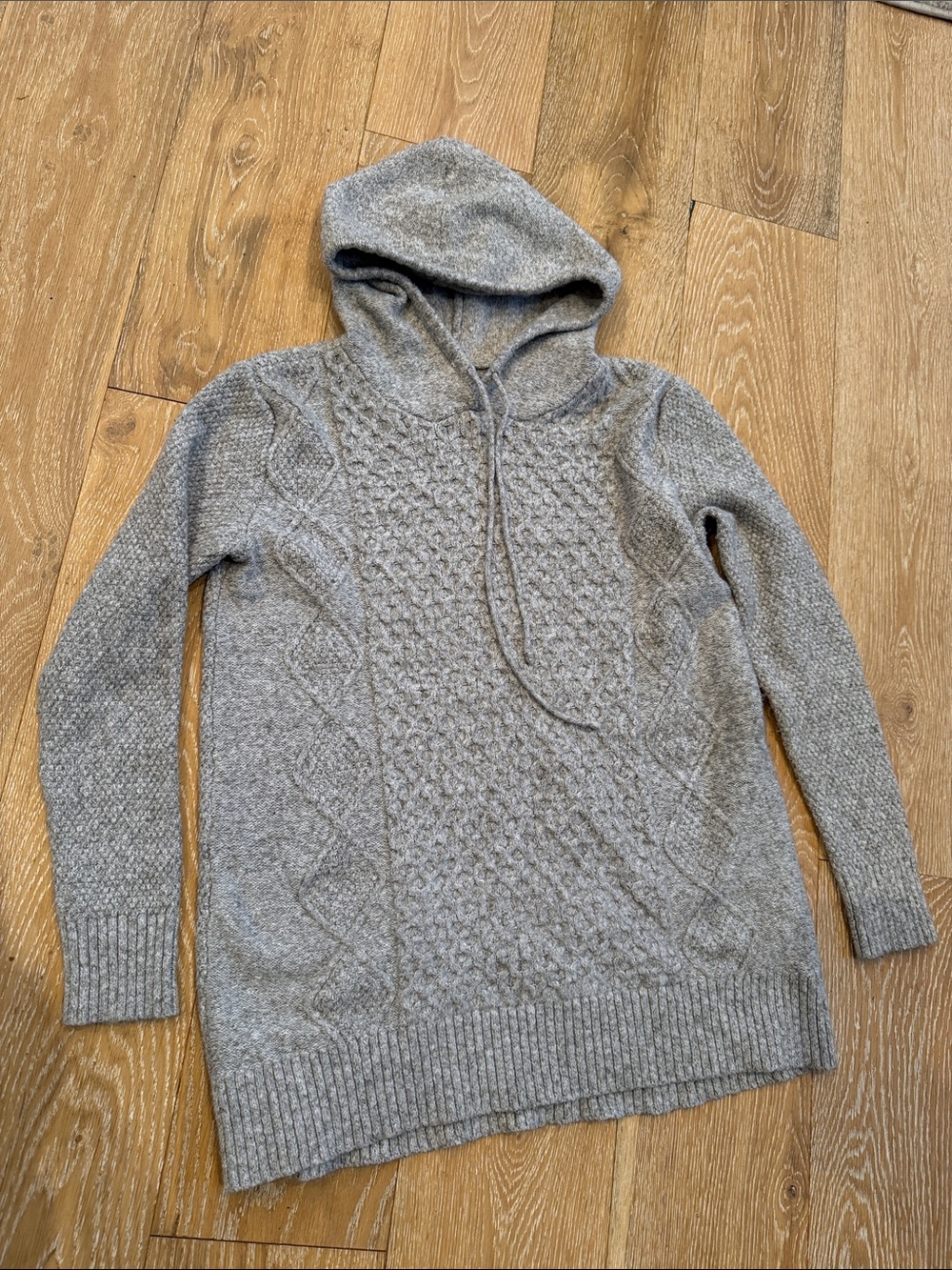 American Eagle Gray Hooded Sweater Size Small